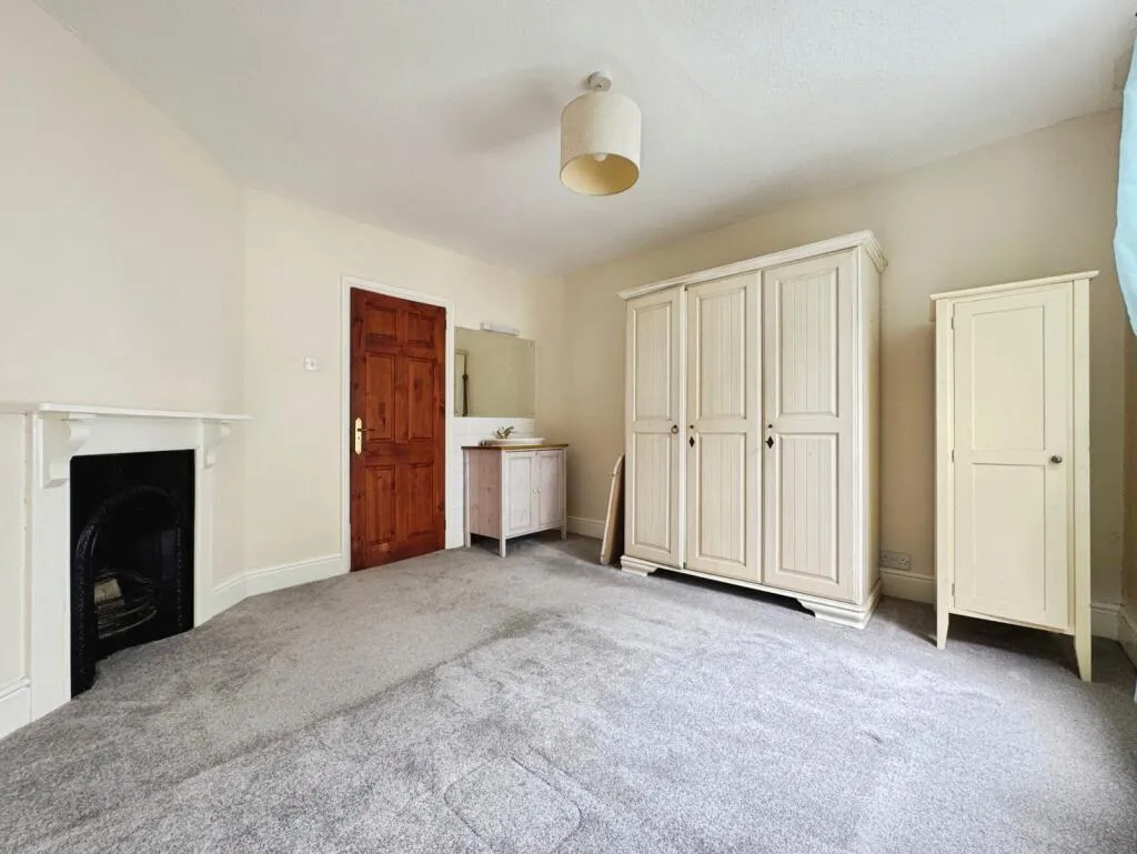 3 bed Ground Maisonette