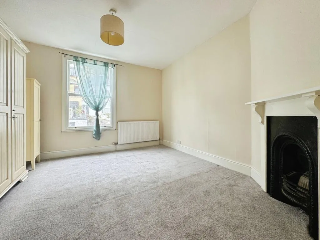 3 bed Ground Maisonette