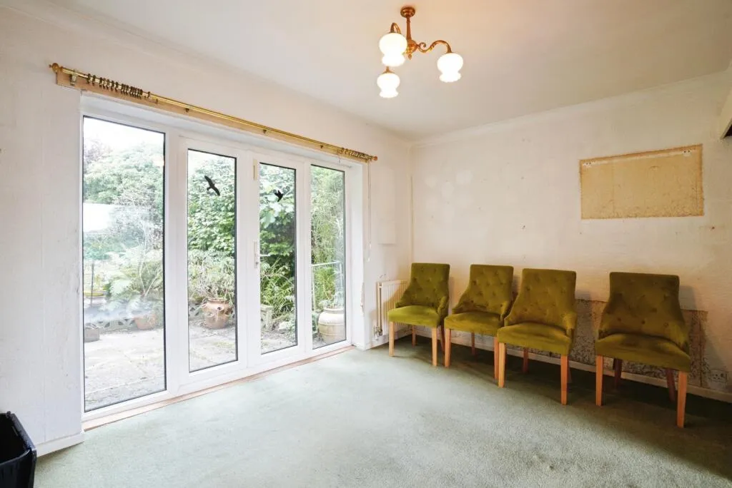 4 bed Semi-Detached