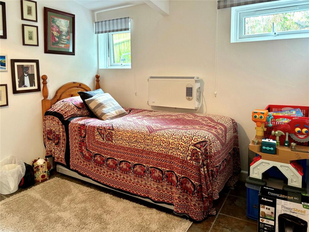 2 bed Ground Flat