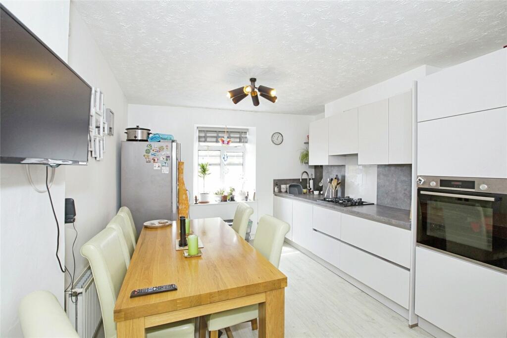2 bed Ground Flat