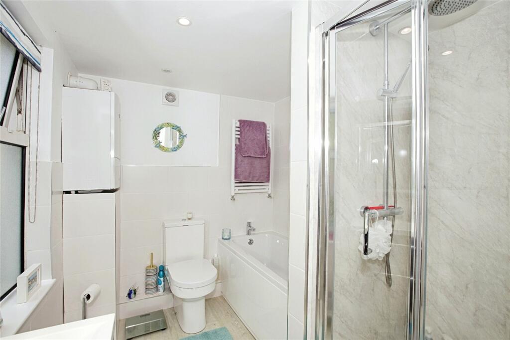 2 bed Ground Flat