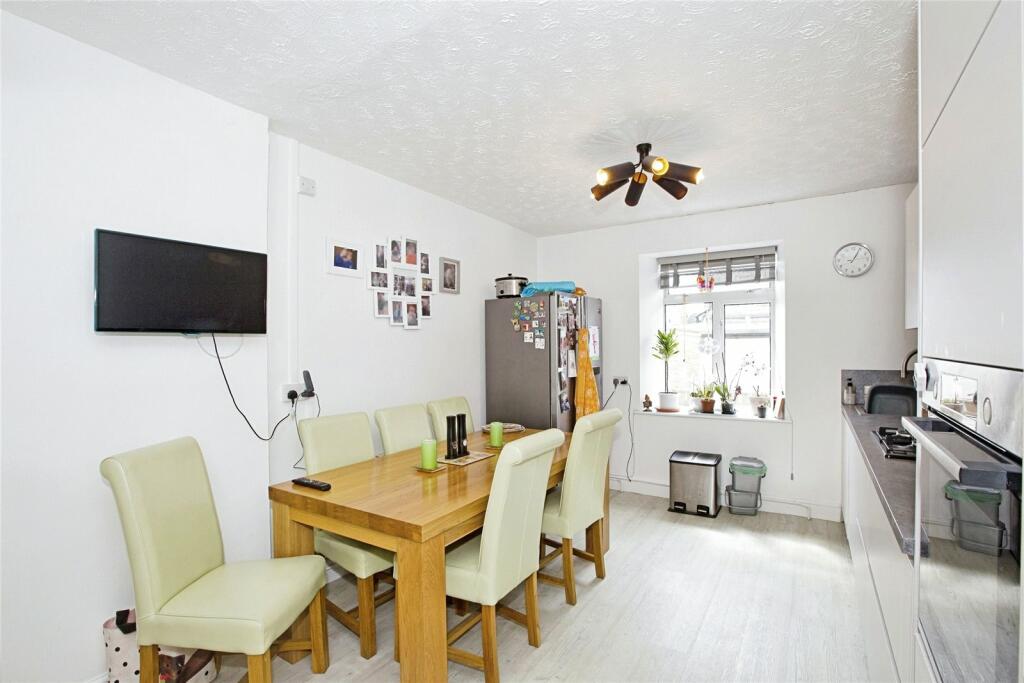 2 bed Ground Flat
