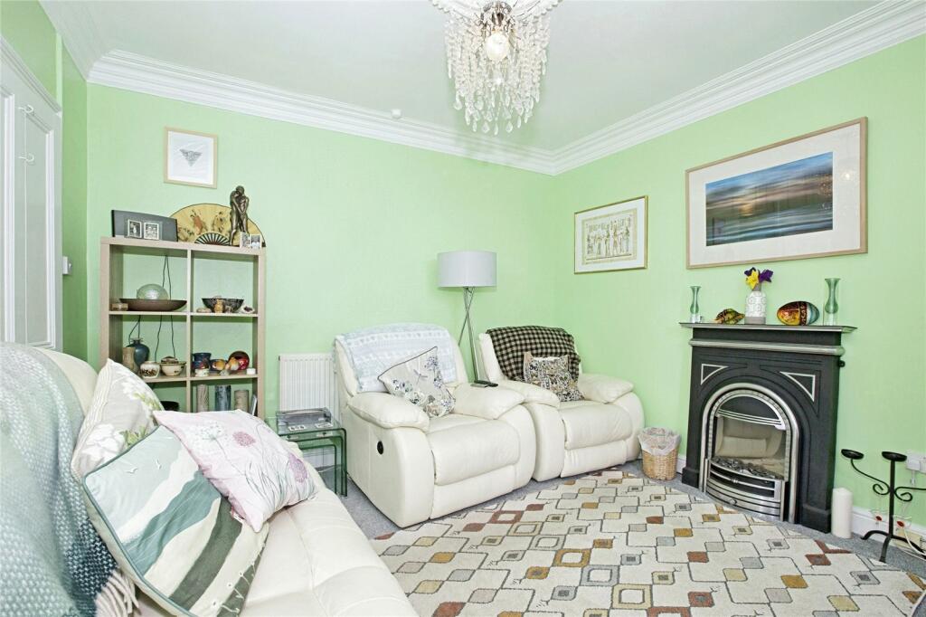2 bed Ground Flat