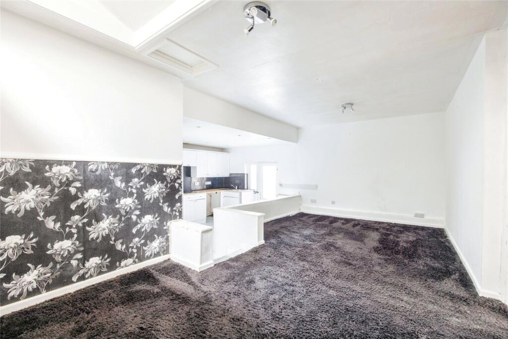 9 bed House Share