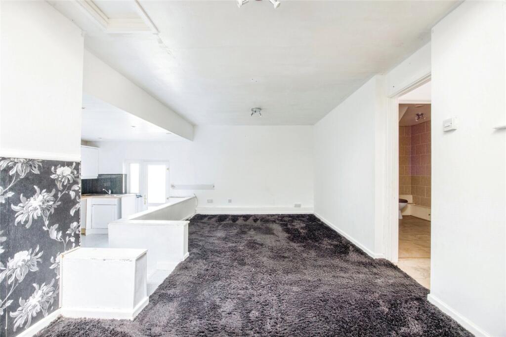9 bed House Share