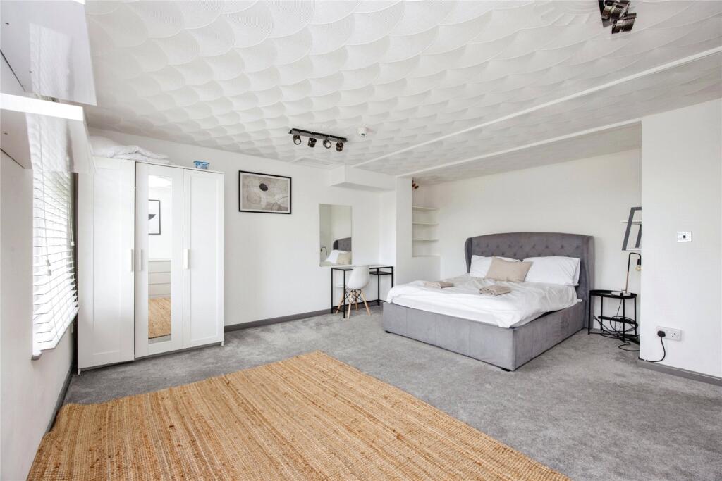 9 bed House Share