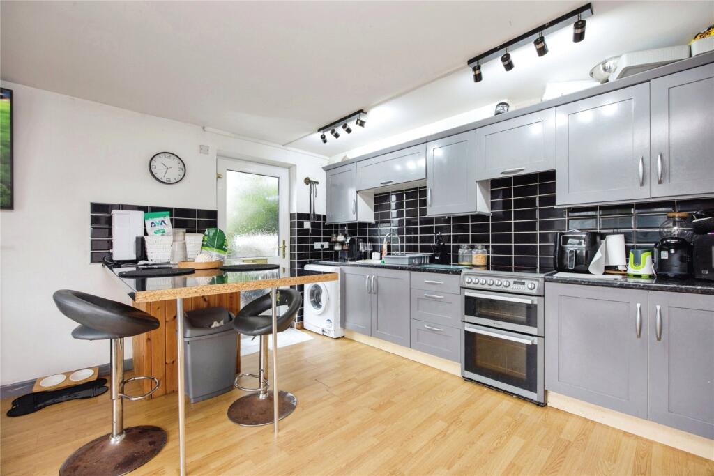 9 bed House Share