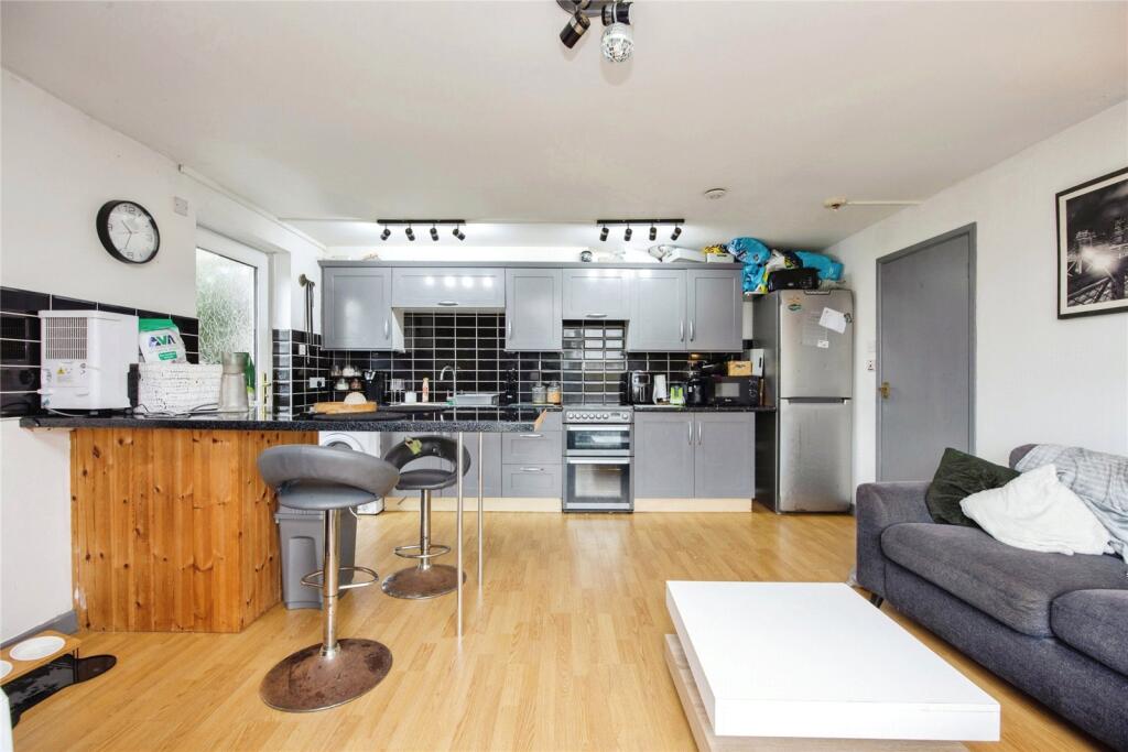 9 bed House Share