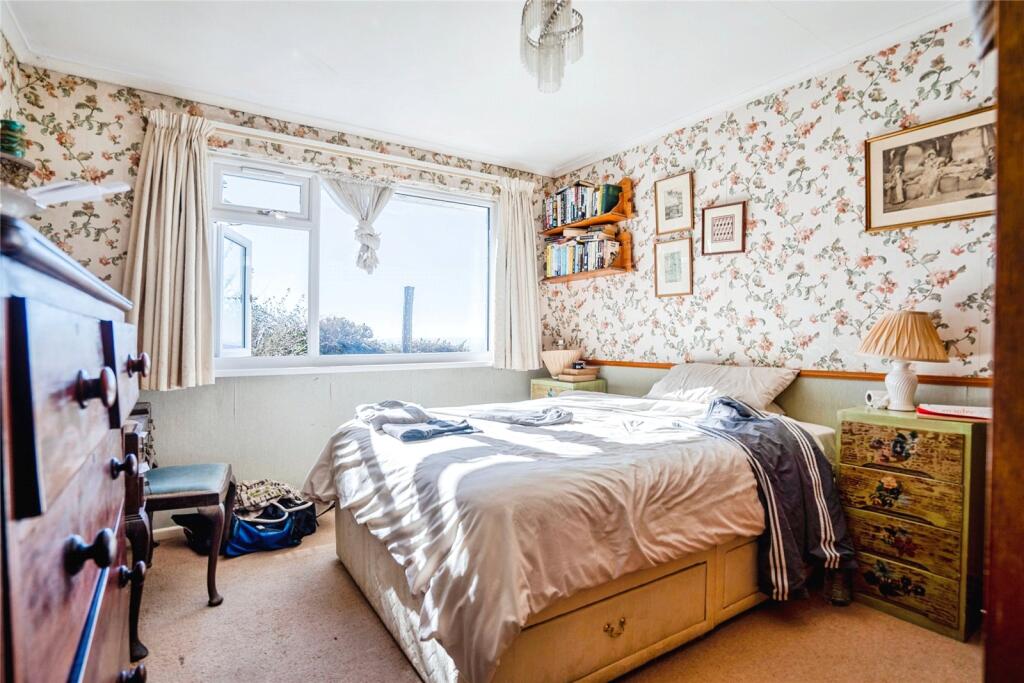 4 bed Detached Bungalow