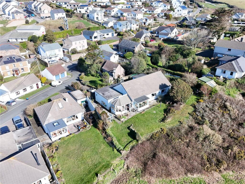 4 bed Detached Bungalow
