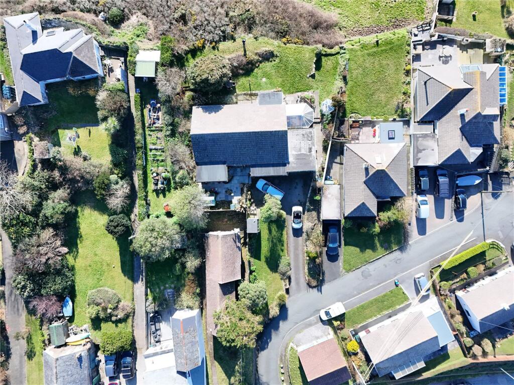 4 bed Detached Bungalow