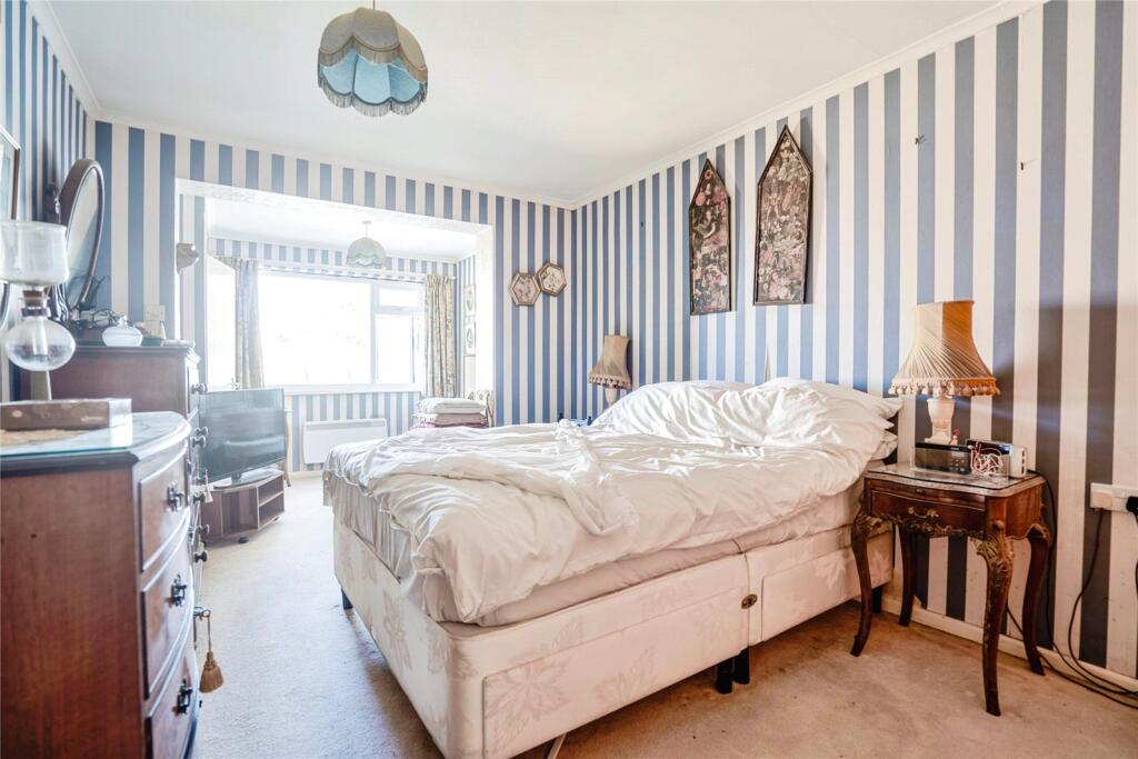 4 bed Detached Bungalow