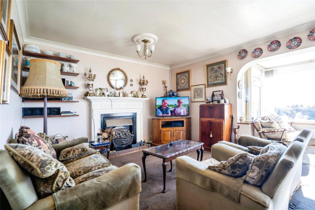 4 bed Detached Bungalow