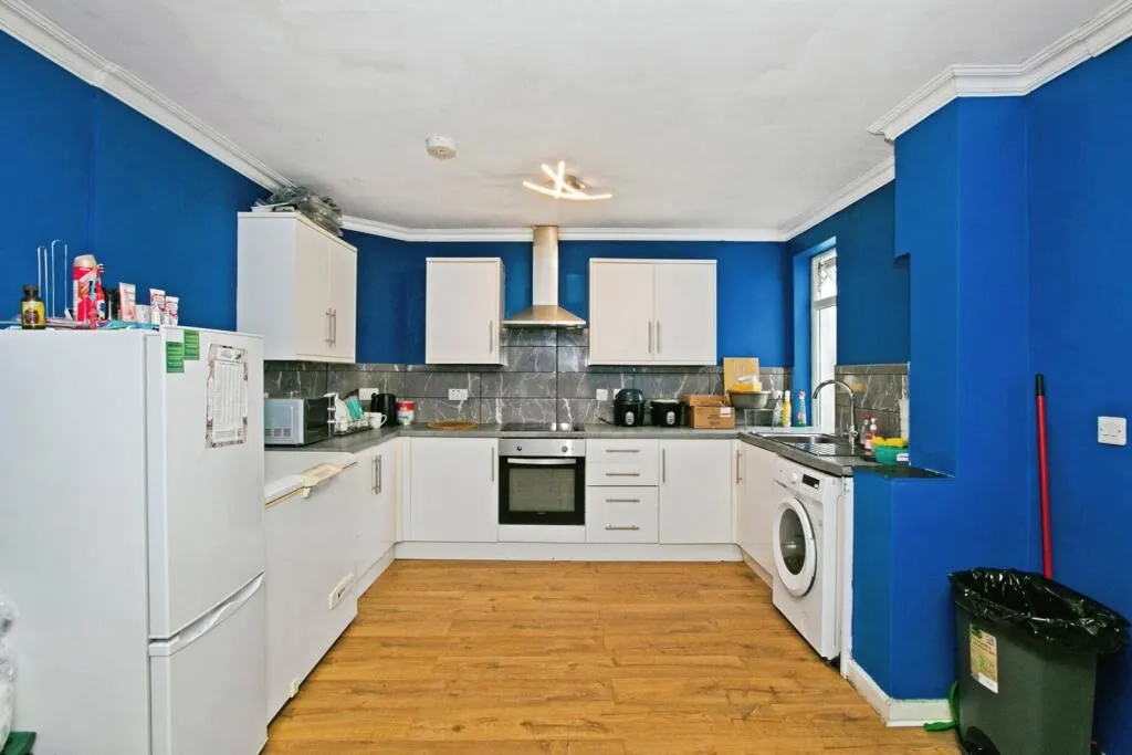 4 bed Terraced