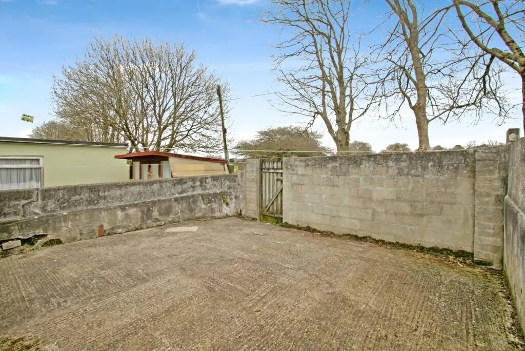 4 bed Terraced