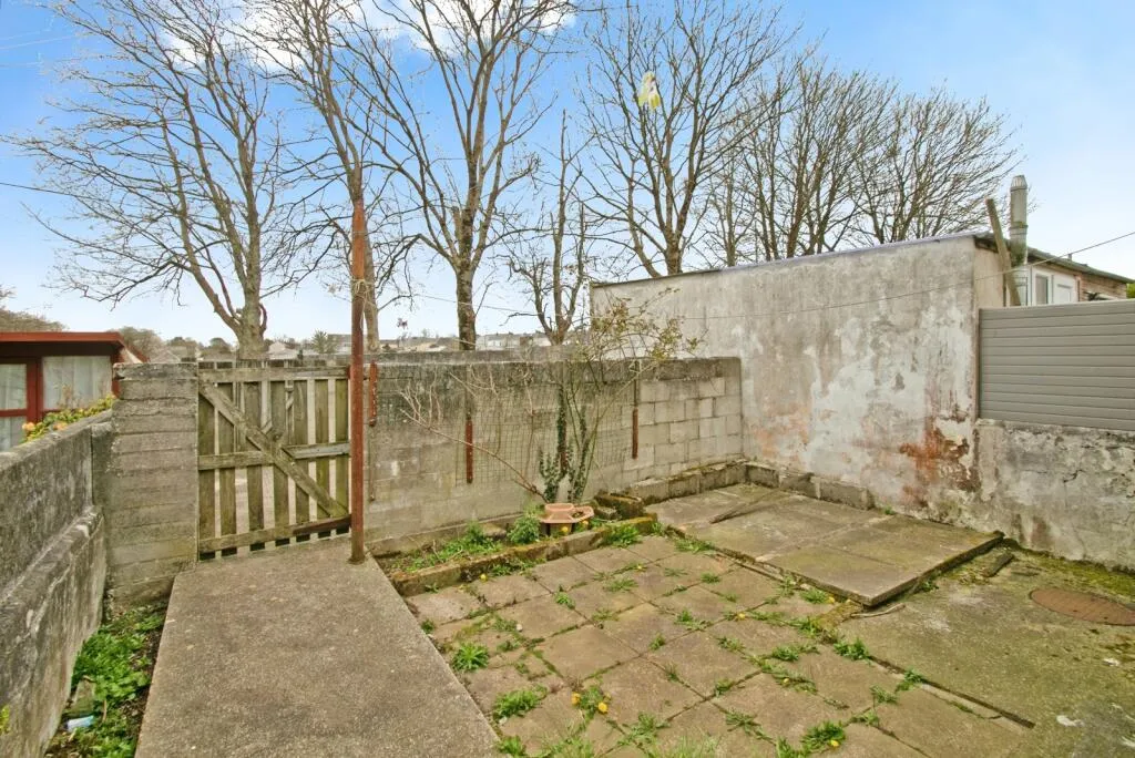 4 bed Terraced