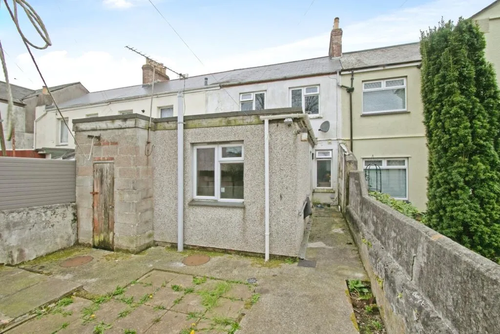 4 bed Terraced