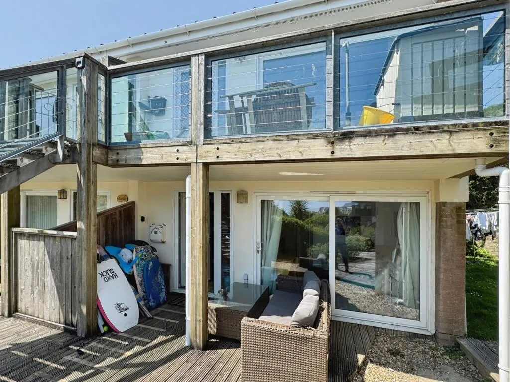 2 bed Ground Flat
