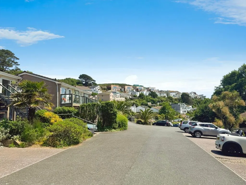 2 bed Ground Flat