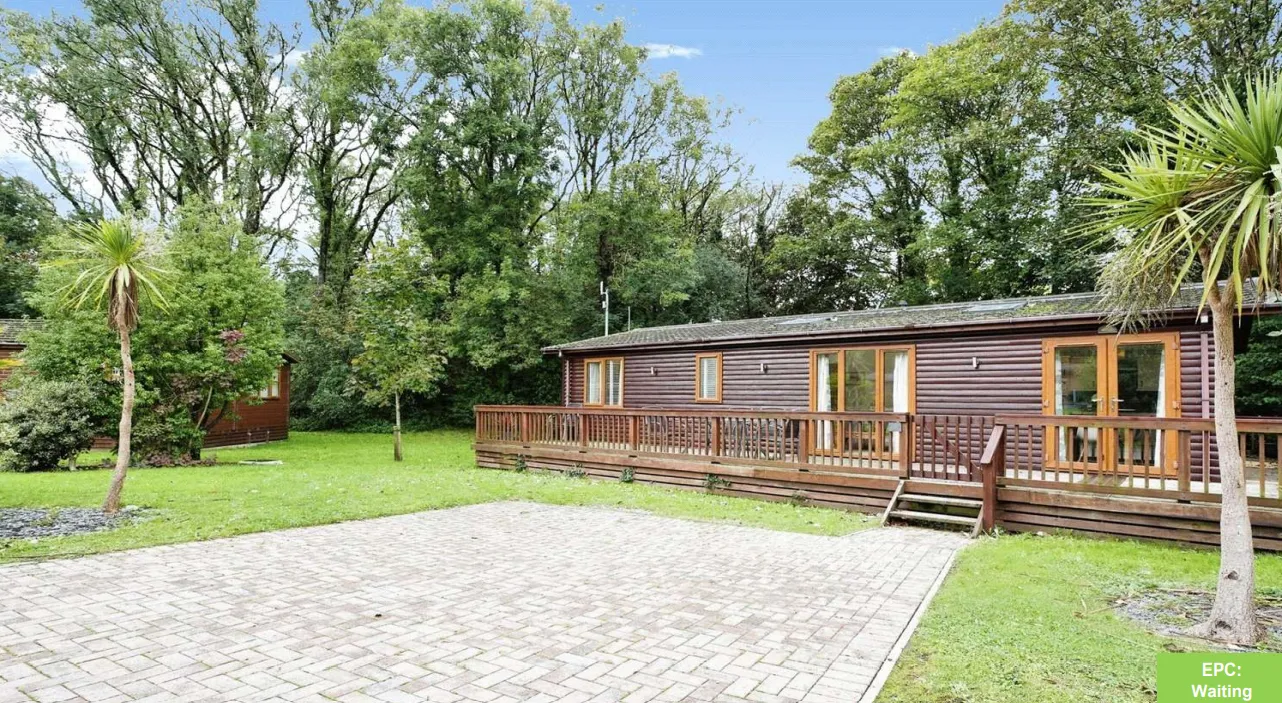 2 bed Mobile Home