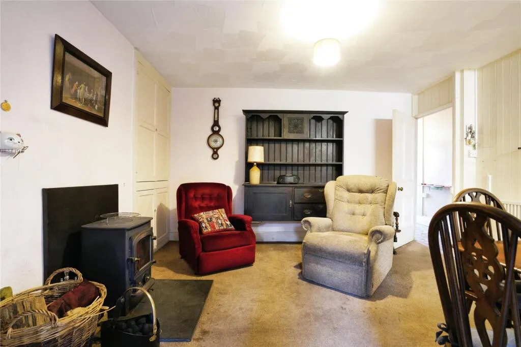 3 bed End of Terrace