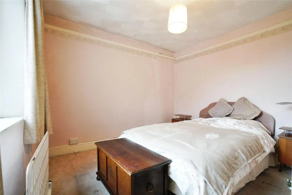 3 bed End of Terrace