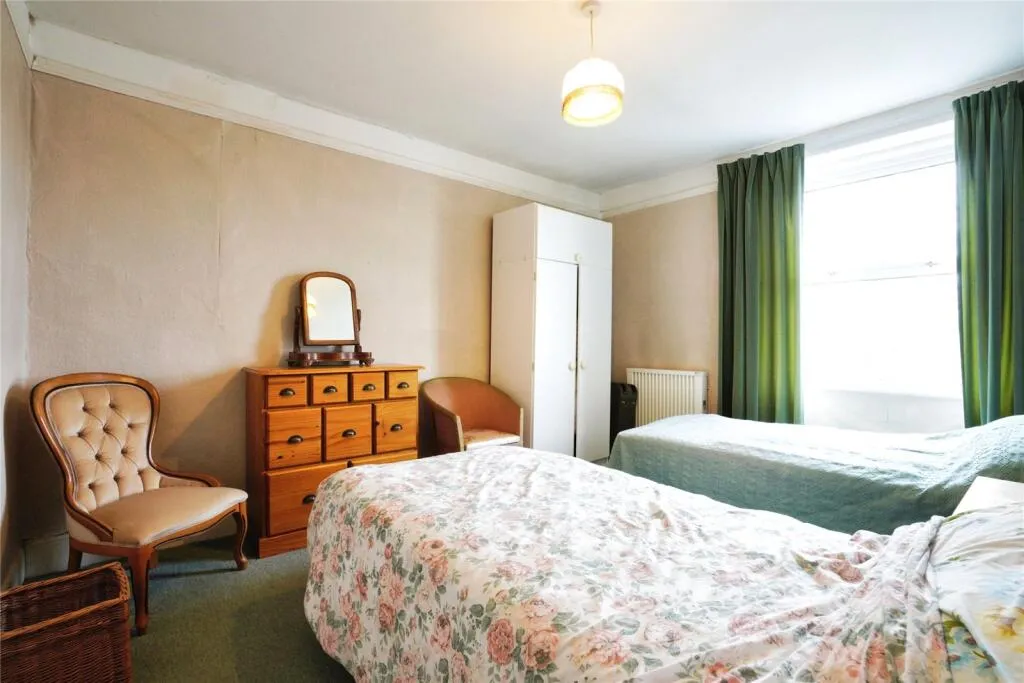 3 bed End of Terrace