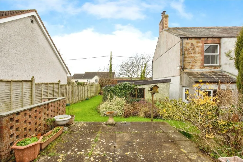 3 bed End of Terrace