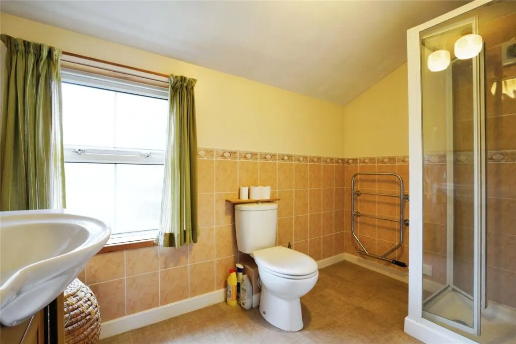 3 bed End of Terrace