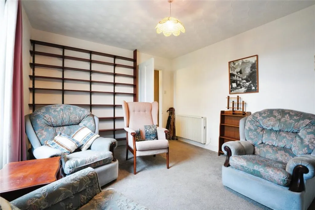 3 bed End of Terrace