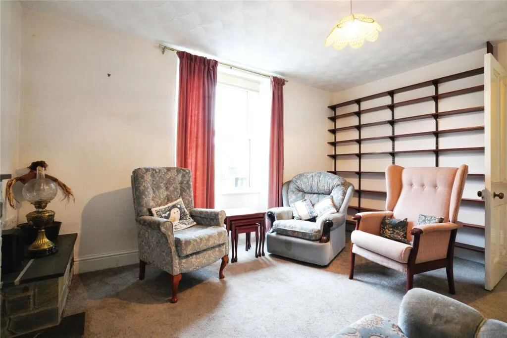 3 bed End of Terrace