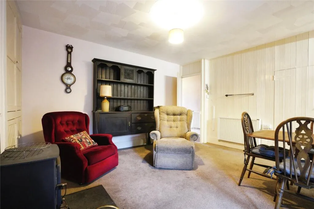 3 bed End of Terrace