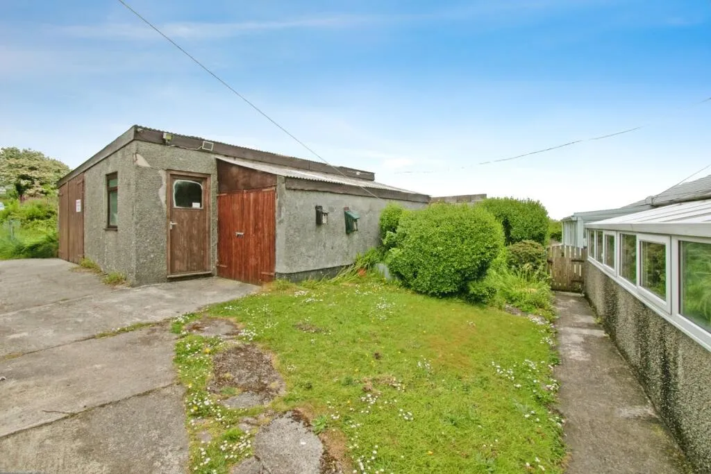 2 bed Semi-Detached