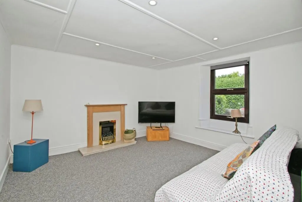 3 bed Terraced