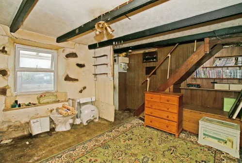 2 bed Character Property