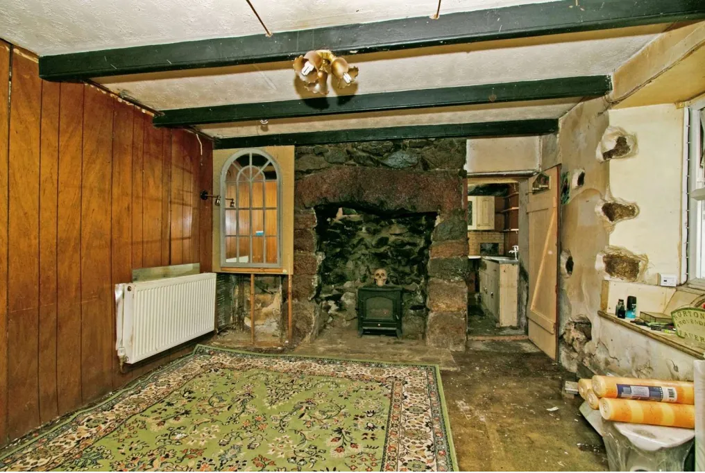 2 bed Character Property