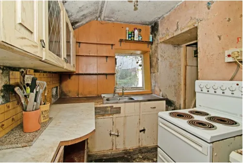 2 bed Character Property