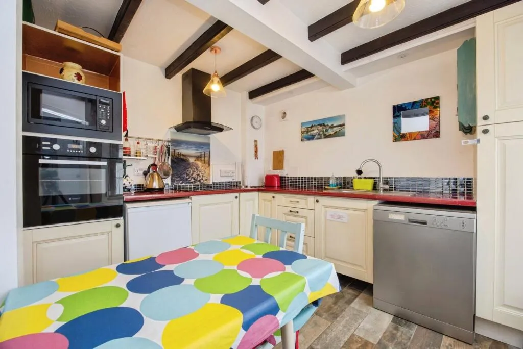 2 bed Character Property