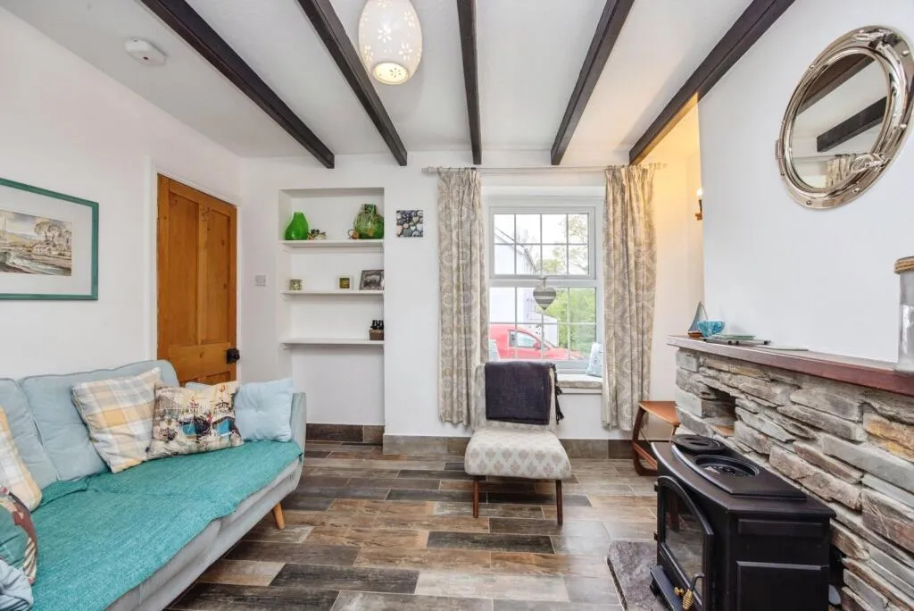 2 bed Character Property