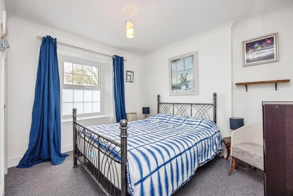 2 bed Character Property