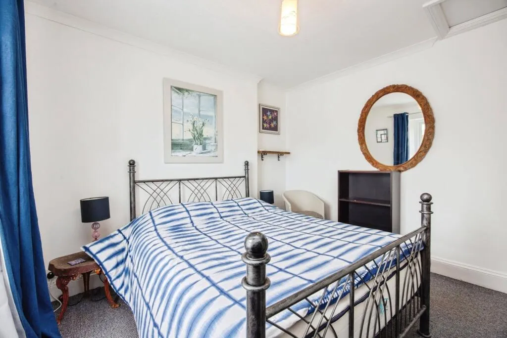 2 bed Character Property