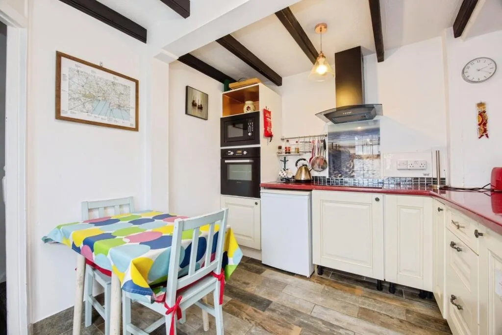 2 bed Character Property