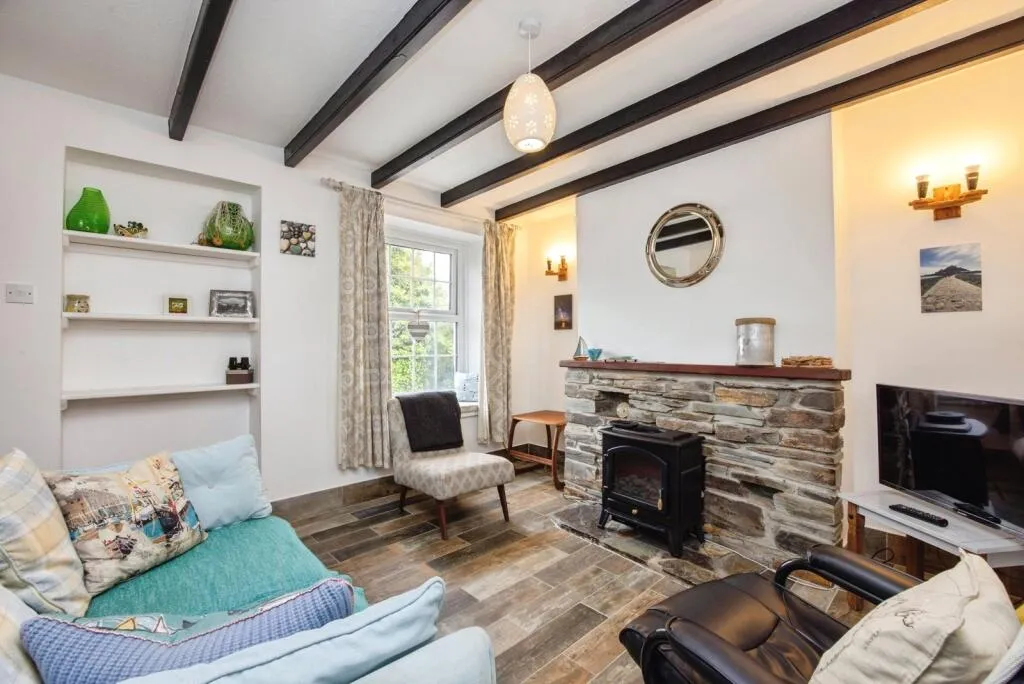 2 bed Character Property