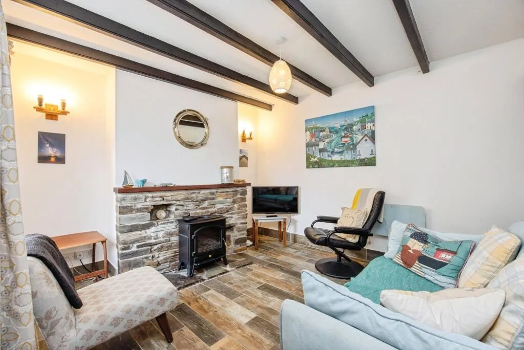 2 bed Character Property