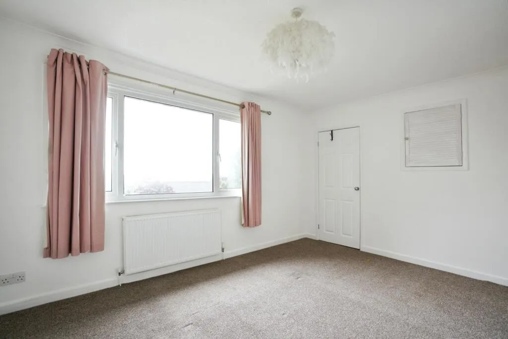 3 bed End of Terrace