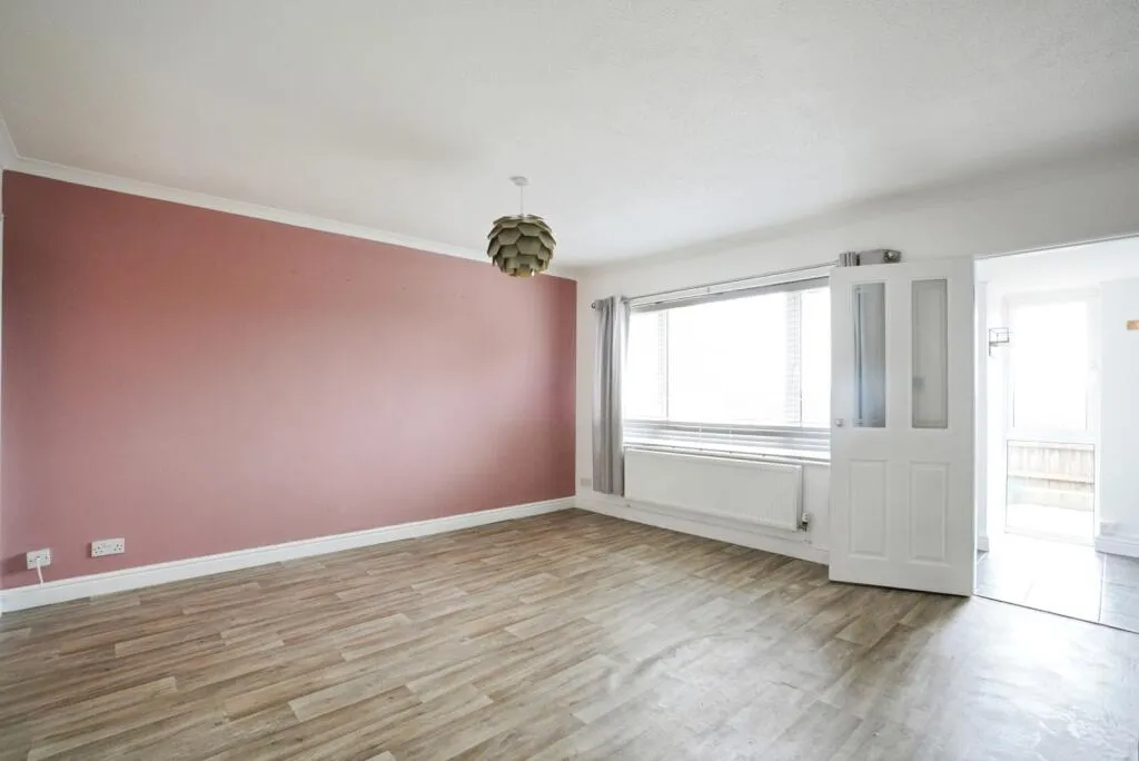 3 bed End of Terrace