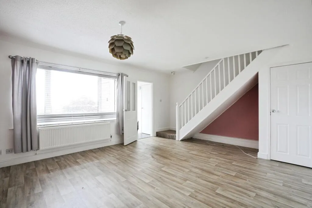 3 bed End of Terrace