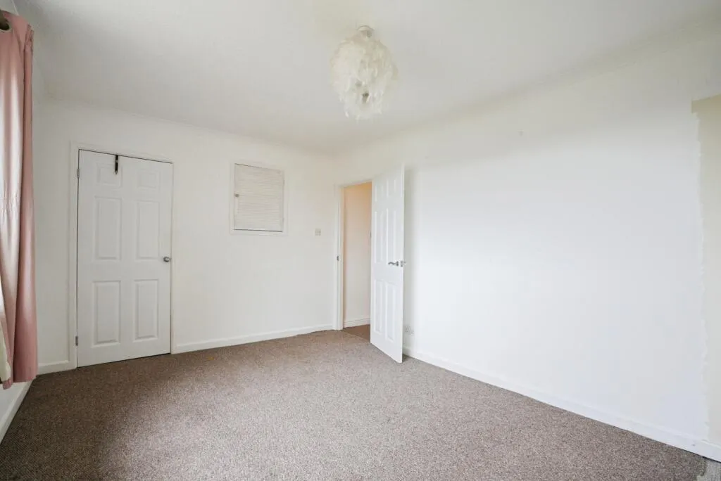 3 bed End of Terrace