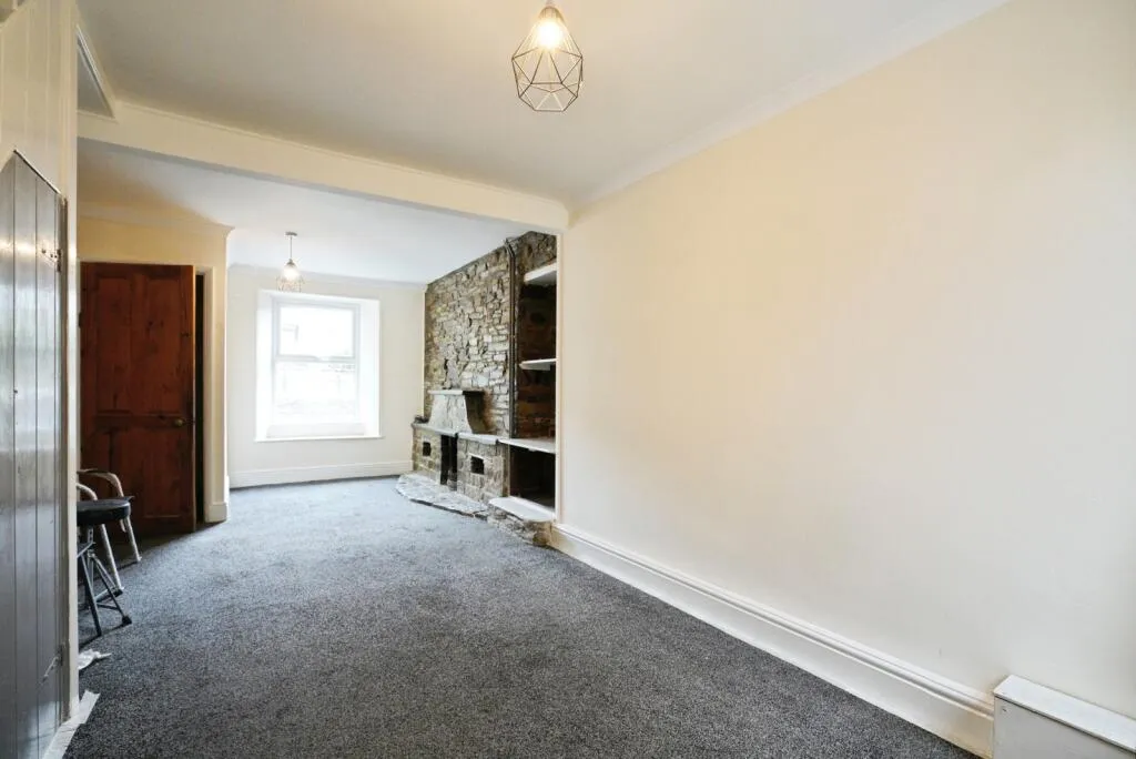 3 bed Terraced